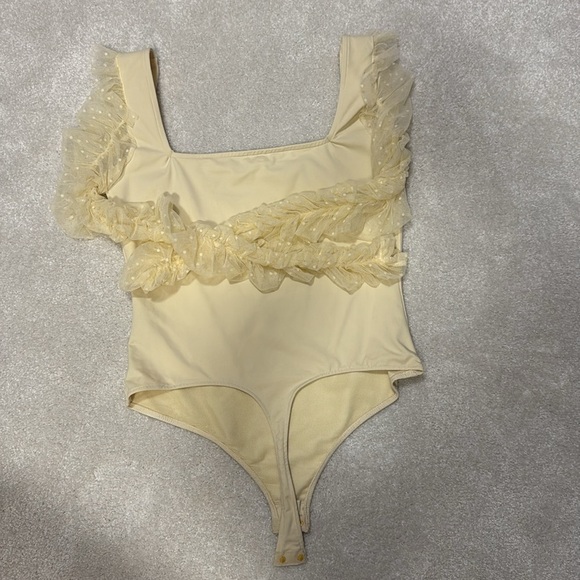 Free People Mesh Polka Dot Detail Sleeves Cream Bodysuit size L - Picture 8 of 8